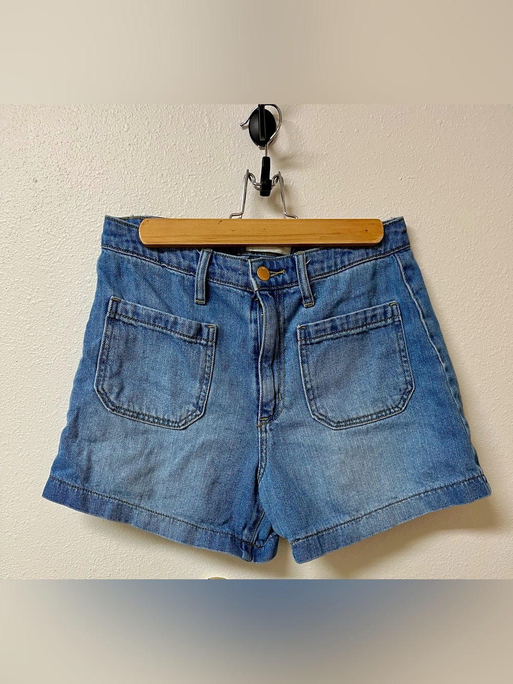 Universal Thread Light Blue Denim High-Rise A-line Jean Shorts women’s size 6